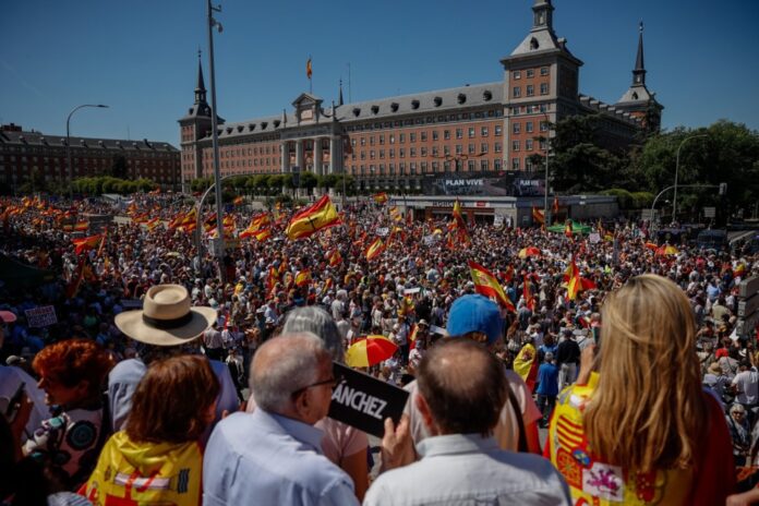 Protest in Madrid to demand the resignation of Prime Minister Sanchez