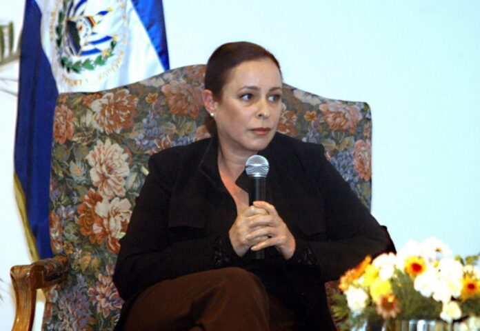 CASTRO'S DAUGHTER URGES SALVADORANS NOT TO ELECT COMMUNIST GOVERNMENT
