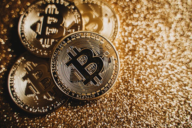 bitkoin-fev26-pexels-alesiakozik-6764683-1