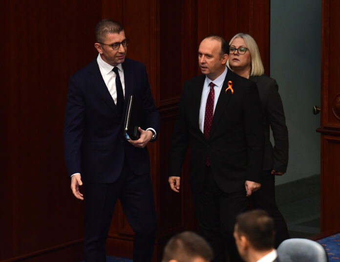 Hristijan Mickoski i Afrim Gasi3