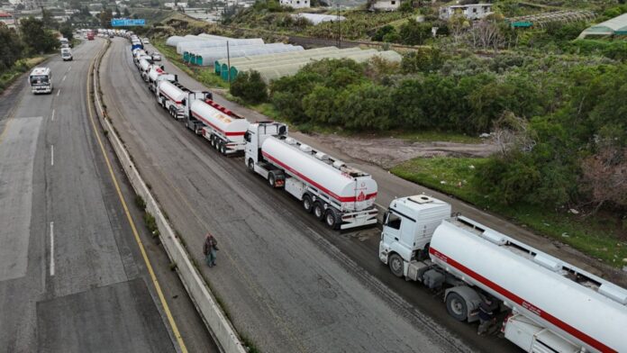 Iraq transports oil for re-export through Syria