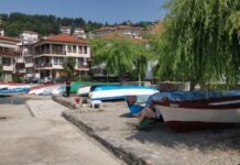 Повик до сопствениците да ги отстранат кајчињата од јавните површини покрај брегот на Охридското Езеро