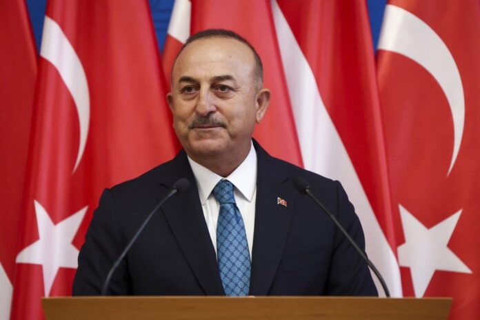 Turkish foreign minister receives Hungary's Order of Merit in Budapest