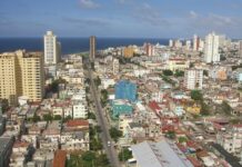 Кубанските власти им делат оружје на цивили