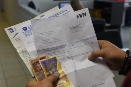 Струјата, од следната година, би можела да поевтини за 5 до 10 проценти, најави Мицкоски
