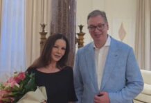 Вучиќ домаќин на Кетрин Зета Џонс: Холивудската дива во посета на Белград/ФОТО