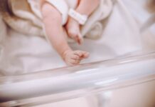Полицијата откри сомнителна шема: Бебе било продадено на „посвоители“ за 500 евра