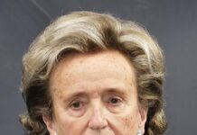 Замина една голема дама, објави Макрон: Почина Бернадет Ширак, сопруга на поранешниот француски претседател Жак Ширак