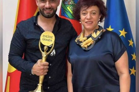 Бојан Илиевски како вистинска суперѕвезда! Победник во шоуто „Ѕвездите на Гранд“ спектакуларно дочекан и во општината Кисела вода