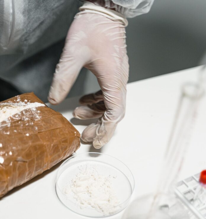 droga kokain pexels-mart-production-7230412