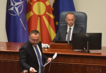 Апасиев го обвини Тошковски за партизација, министерот возврати дека опозицијата сака да го закочи расчистувањето со криминалот