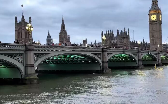 london-krop-696x432 (2)