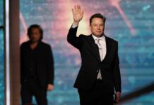 SpaceX излегува на берза, а Маск пишува историја – како првиот можен билионер на планетата