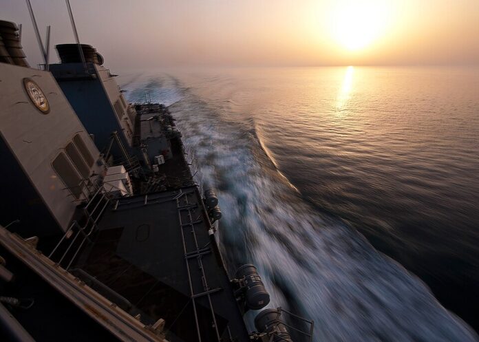 - ORMUZ-WIKIPEDIA-Flickr_-_Official_U.S._Navy_Imagery_-_USS_Porter_transits_the_Strait_of_Hormuz