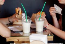 ЕУ ја оттурнува пластичната амбалажа од рестораните и од кафулињата