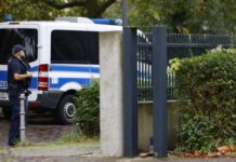 Германски град под полициска блокада: Пукање со фатални последици, опколена куќа во која се забарикадирал осомничениот, наредба до локалните жители да не ги напуштаат домовите
