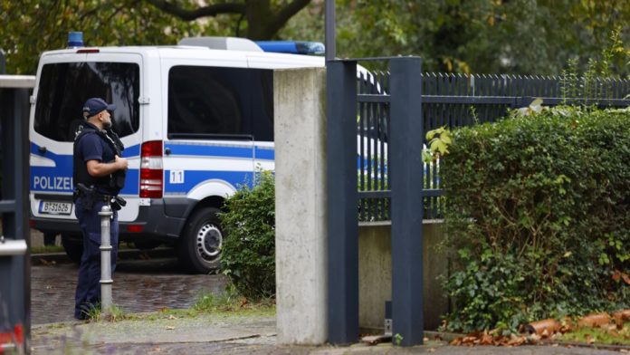 policija-germanija-epa-696x392
