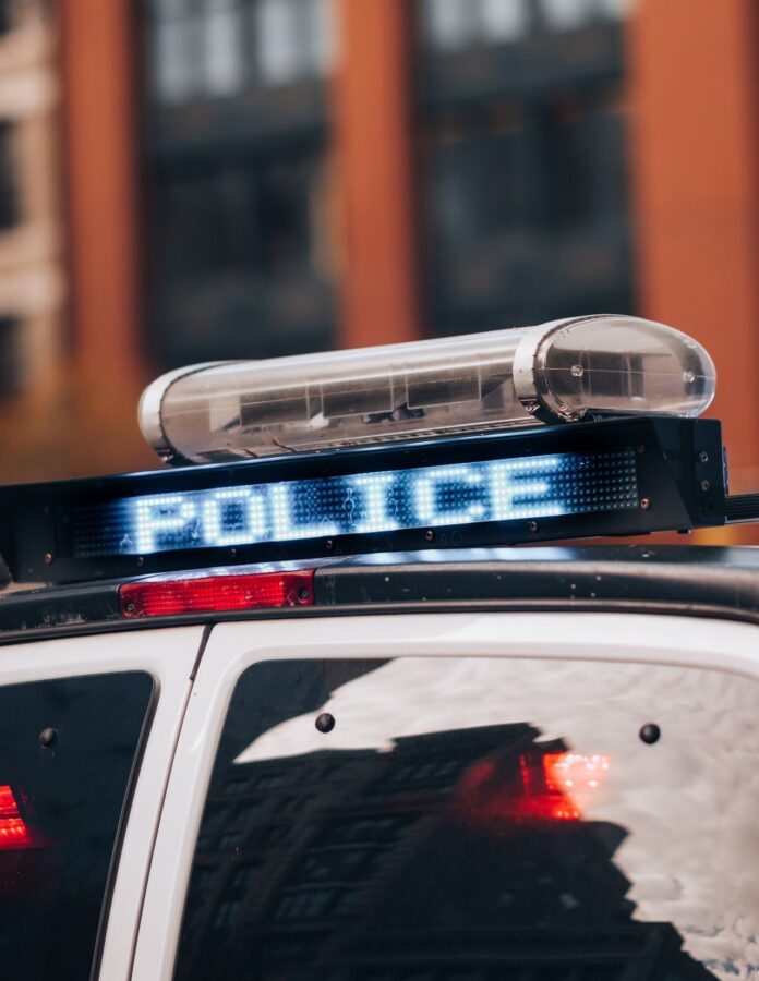 policija stranska svetlo pexels-gvbrielh-10543088