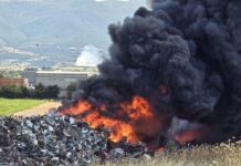 Голем пожар над штипско Ново Село: Зафатени викендички кај Штип, повреден е сопственик – потврди Ангелов