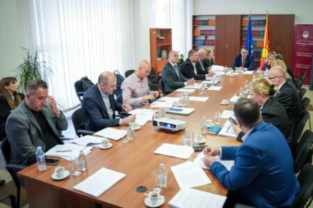 ПРОМЕНАТА НА ИЗБОРНОТО ЗАКОНОДАВСТВО ВО НАЈДЕЛИКАТНА ФАЗА: Ќе чека ли една изборна единица некои други избори?