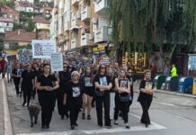 Под мотото „За ангелите – не забораваме, не отстапуваме и продолжуваме“ во Кочани се одржа 45-тиот „Марш за ангелите“