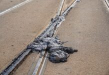 Жешко лето во Германија: Асфалтот се „стопи“ и го блокираше сообраќајот, Лајпциг во целосен хаос/ФОТО