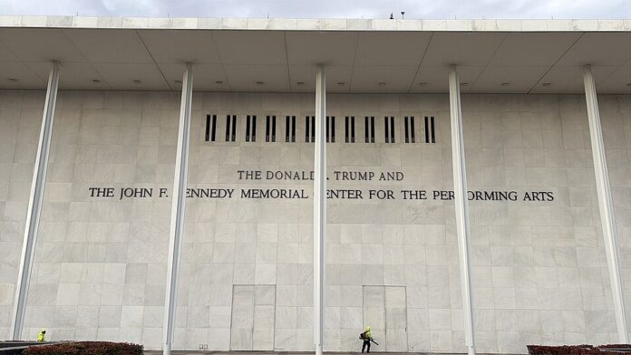 Trump_Kennedy_Center_sign_02