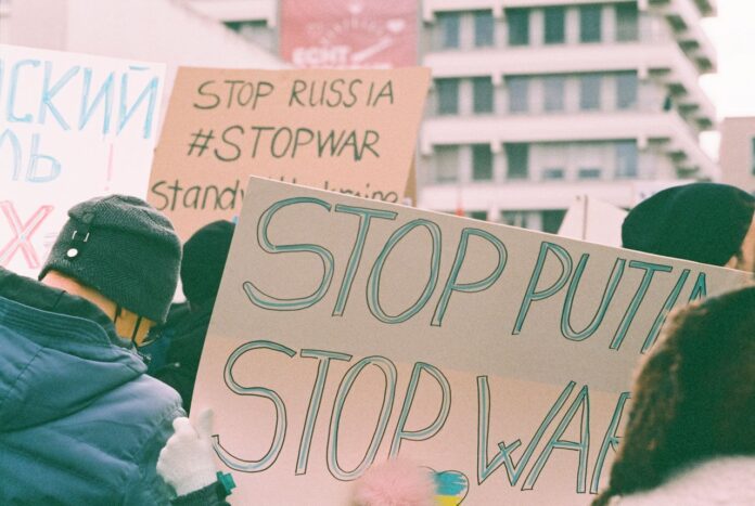 vojna stop pexels-markusspiske-12321867