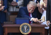 Американците шокирани од тоа колку заработил Трамп за две години