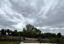 Непозната материја се влева во реката Вардар – надлежните служби постапуваат на терен