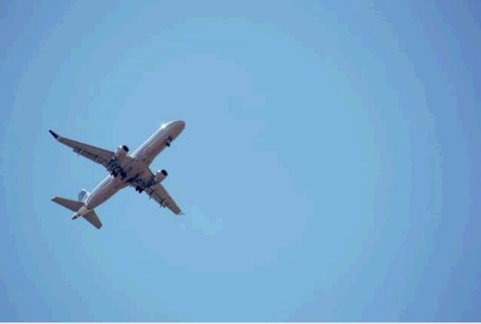 avion-opsta-pexels