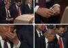 Надреална сцена: Трамп извади ТикТак бонбони на погребот на сенаторот, му понуди и на Венс/ВИДЕО