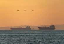САД ги проширија нападите врз северен Иран, онеспособија танкер што се обиде да ја пробие блокадата во Ормускиот теснец