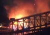Драма во Њујорк за време на прославата на Денот на независноста: Огномет предизвика пожар на Бруклинскиот мост/ВИДЕО