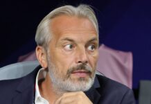 Селекторот на ДР Конго на прес-конференција дозна дека починал татко му (ВИДЕО)