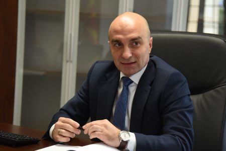Чебрен и капиталните енергетски проекти ги вадиме од фиока