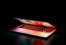 Шокантно предупредување од ЕУ: Повеќе од половина од интернетот веќе го контролираат ботови!