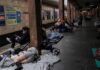 Рекорден број Украинци побараа засолниште во метрото во Киев за време на големиот ноќен руски напад/ФОТО