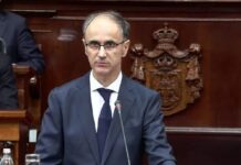 Српскиот парламент не изгласа недоверба на Владата