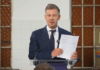 Маж му се приближи на Петер Маѓар и го плукна/ВИДЕО