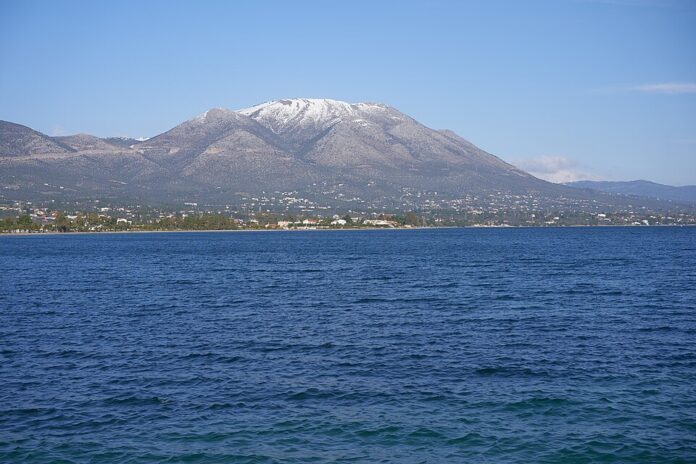 Mount_Olympus_(Euboea)_from_Eretria_on_January_16,_2020