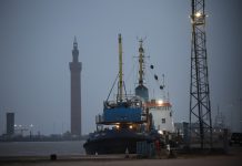 Новата незивеснот ги тресе пазарите! Нафтата блиску до 100 долари за барел