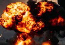 Пожар во фабрика за чевли во Кина: Најмалку 28 мртви