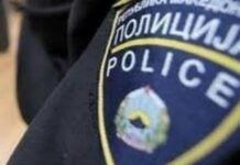 Суспендирани двајца полицајци кои тепале притворено лице во Струга