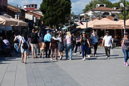 Шпицот на сезоната ги „запали“ цените во Охрид, апартманите до 130 евра