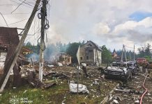Најмалку 10 лица загинаа, а повеќе до 100 се повредени во руски ракетен напад врз изложба на оружје во Киевскиот регион