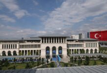 Над 100 приведени на протестите против НАТО во Турција