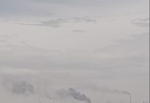 Украински беспилотни летала ја погодија најголемата руска рафинерија за нафта