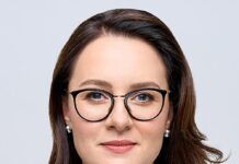 По оставката на премиерката, падна Владата во Украина