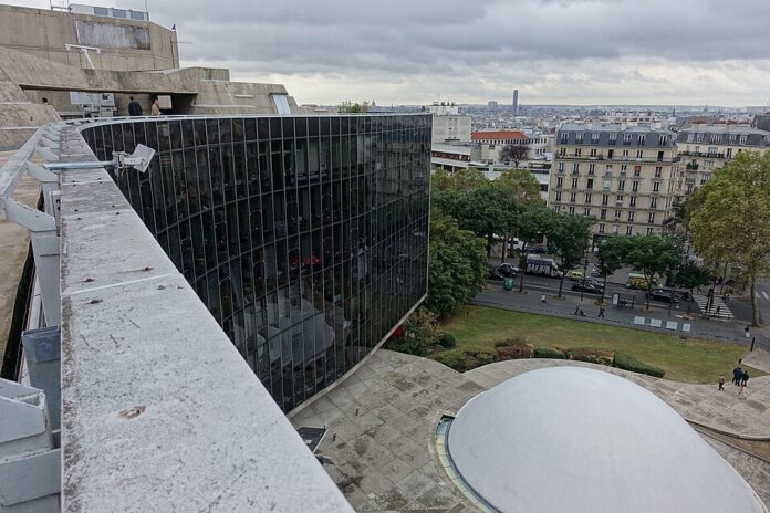 Terrace_@_Headquarters_@_French_Communist_Party_@_Paris_(29631417952)